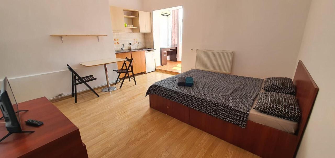 City Center Majestic Studio Apartment Bucharest Exterior photo